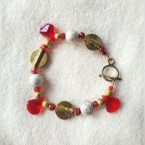 Elegant Gold and Red Beaded Bracelet